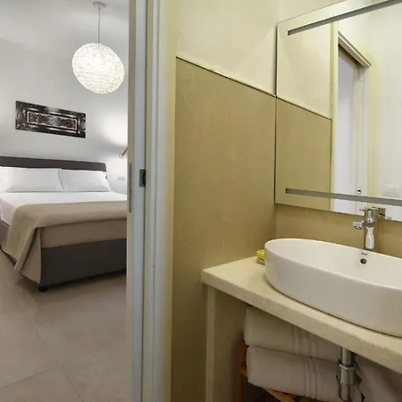 Le Monde Apartment *