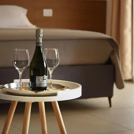 Le Monde Apartment